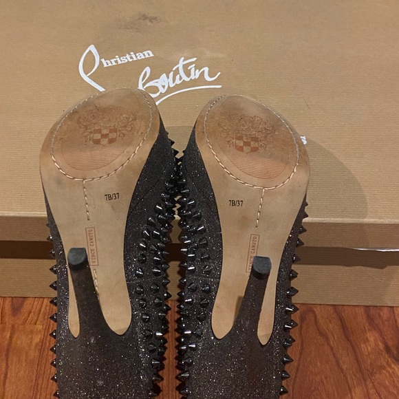 Vince Camuto Madelyn Spiked Pumps Size 7B/37 - Picture 5 of 7